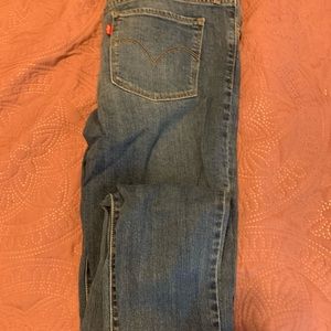 Levi’s juniors/womens jeans
